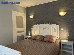 Image of Charmant gîte près d'un château avec jardin, terrasse, parking et WiFi, à 14 km de Vichy - FR-1-489-1