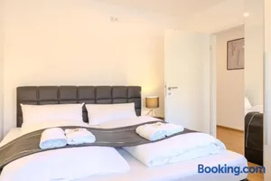 Image of Premium Zuhause - Seeblick, Balkon, Pool & Seepromonade