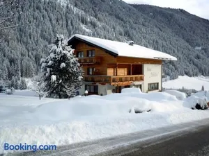 Image of Haus Veidlis, Familie Obkircher