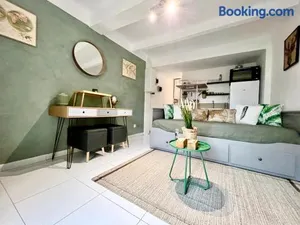 Image of Petit Studio Charmant