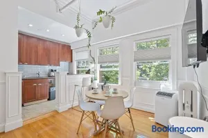 Image of Zen Gem Studio Downtown