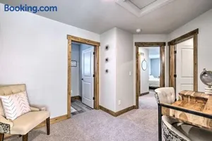 Image of Quiet Family Friendly 3 BR Near Loveland DT