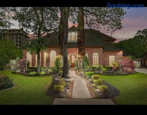 Image of AFRA Home with huge garden Houston, Texas