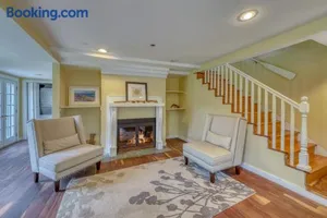 Image of 195 Wilmot Road