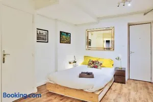 Image of Cosy lyon Opera