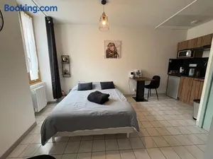 Image of Au 15 - Charmant Studio hyper centre