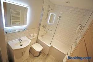 Image of Hunters Walk - Luxury Central Chester Apartment - Free Parking