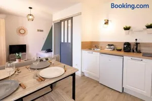 Image of Home Studio - Tout équipé - proche Centre- Terrasse