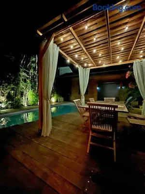 Image of Charmante maison de ville en pierre avec piscine