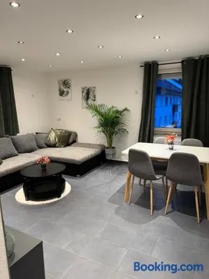 Image of S&P Home Stilvolles 3-Zimmer-Apartment in zentraler Lage, Komfort & Entspannung garantiert! 2 Stock