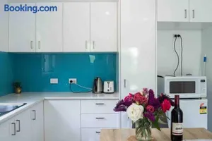 Image of Garden-nestled granny flat between winery and town