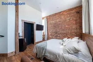 Image of ADA Suite - Room 6