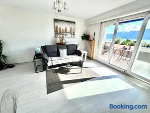 Image of Family Apartment with Lake View | 73