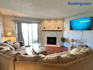 Image of Cozy 1BR, 1BA condo