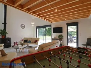 Image of Maison ancienne avec sauna, babyfoot, billard, proche station thermale et forêt domaniale - FR-1-497-136
