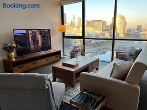 Image of 17 Floor Waterfront Apartment Docklands 2BR 2Car