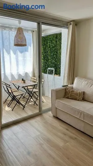 Image of Azur & Chill - à proximité Mer Train Bus Aéroport