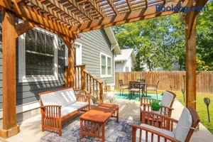 Image of July Discount! Cottage Close to Downtown, Yard