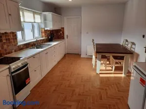 Image of 4 Bedroom, 15 min to Limerick city Quiet Retreat.