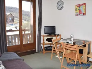 Image of Appartement cosy à Risoul 1850 - 4 couchages, proche remontées mécaniques et commerces - FR-1-330-220