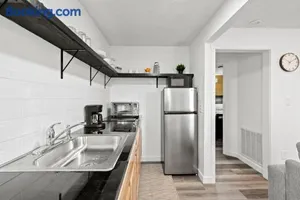 Image of Peach Street Super Suite