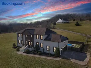 Image of Music City Manor-A Grand Ole Getaway