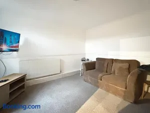 Image of 1 Bed Apartment - Central location - Sleeps 4 - Garden - Amaya Two