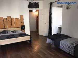 Image of Chez Franck et Sandra , plein centre ville, 1 er étage