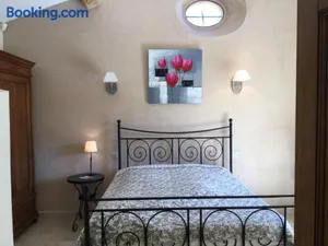 Image of typical provencal bastide, built of local stones, in the luberon in cheval-blanc with secured pool and wifi -sleeps 6 people.