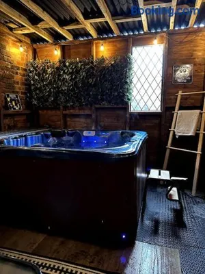 Image of Modern and spacious house with Hot Tub