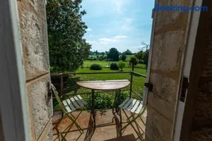 Image of Suite campagnarde près Bordeaux, vue sur les vignes au Château Camponac