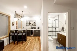 Image of Historic DTWN Studio, Walk to Bathhouses, Shops, Room # 103