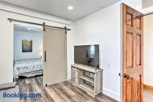 Image of Walk to Dining, Breweries and Shops! Dtwn Custer Apt