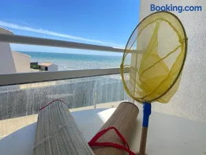 Image of Appartement près de la plage avec balcon et parking privé - FR-1-336-69