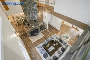 Image of Charming 3BR 3Bath In Brilliant Location!