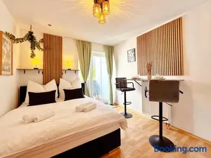 Image of 'GoldPath' Passau - Central - Innpromenade - Uniwiese