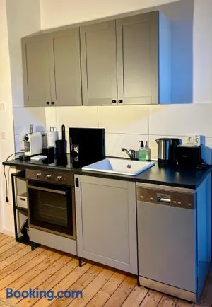 Image of FeelsLikeHome - Stylische und zentrale Altbauwohnung mit Terrasse&Garten