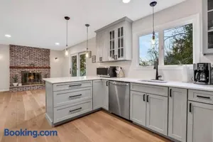 Image of 3 Bedroom Hilltop Escape with 5 Private Acres and Hot Tub