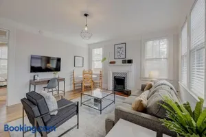 Image of Spacious Industrial Modern Apt