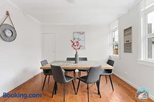 Image of Spacious 4-Bed Family Home in North Ryde
