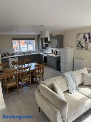 Image of Newark area - modern 3 bedroom semi with free off road parking for 2 vehicles