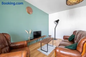 Image of Cosy T2 de 50 m² Centre-Ville avec Garage & Balcon