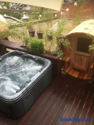 Image of Suite 40 Jacuzzi & Sauna by Malmedreams