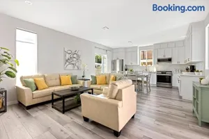 Image of Adorable 3 bedroom with Jacuzzi & more