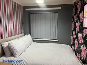 Image of Becky's Lodge - Strictly Single Adult Room Stays - No Double Adult Stays Allowed