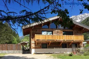 Image of Chalet le petit Nicolas, jacuzzi, vue Mont Blanc