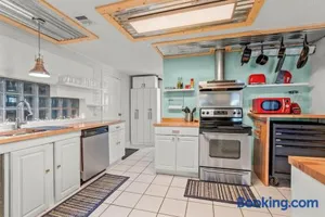 Image of Upscale Modern Home with perfect triad location