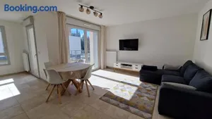 Image of Modern and Comfortable 2-bedroom apartment near the center