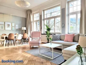 Image of Charysma - Jugendstil trifft Moderne, Schlafzimmer mit Smart-TV, Tischfussball, Darts, Parkplatz
