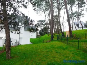 Image of Appartement neuf 2-4 pers, terrasse et jardin, à 400m de la plage du Rohaliguen - FR-1-639-35